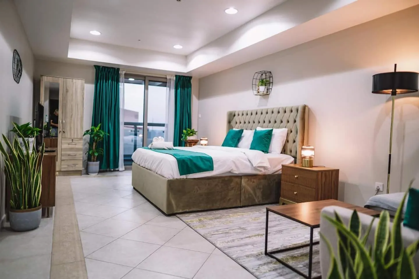 Marina Sea View,Elegant And Spacious - High Floor contacts